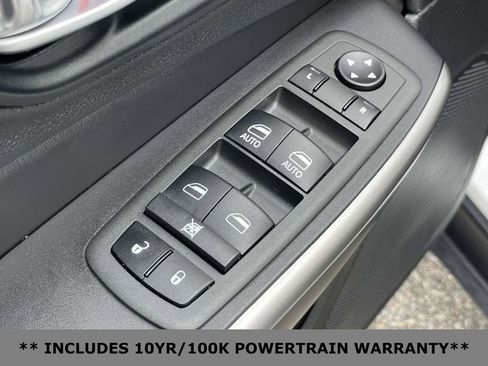 Used 2022 Jeep Cherokee Limited image 17