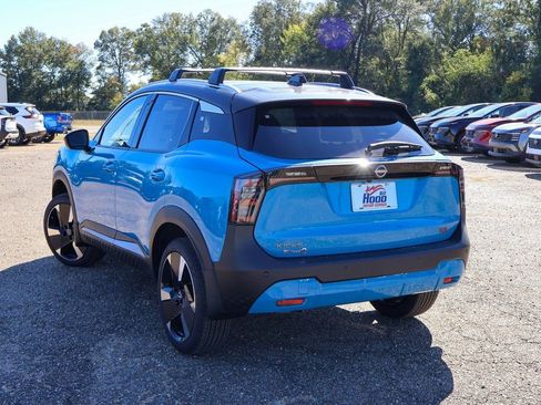 New 2026 Nissan Kicks SR image 2
