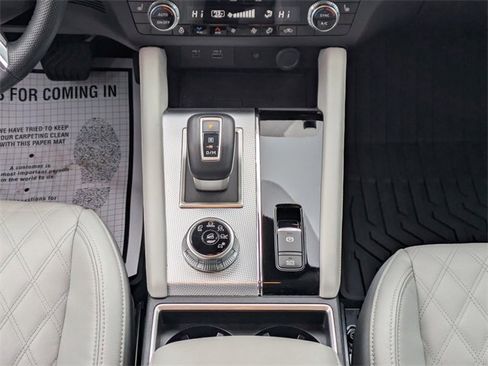 Used 2024 Mitsubishi Outlander SEL image 20