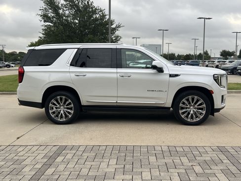 Used 2023 GMC Yukon Denali RWD image 10