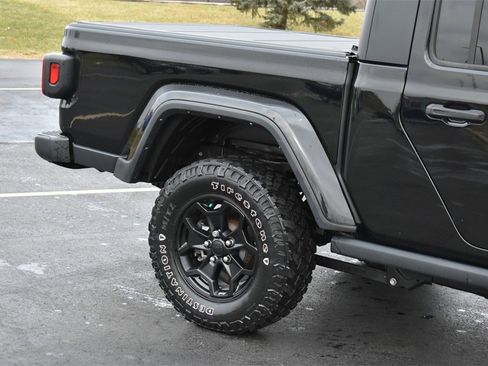 Certified 2022 Jeep Gladiator Willys image 5