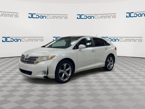 Used 2010 Toyota Venza FWD image 4