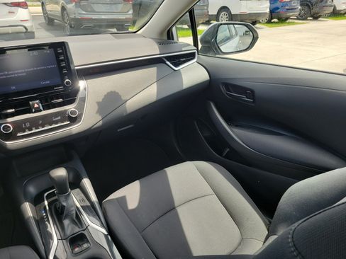 Used 2022 Toyota Corolla LE FWD image 17