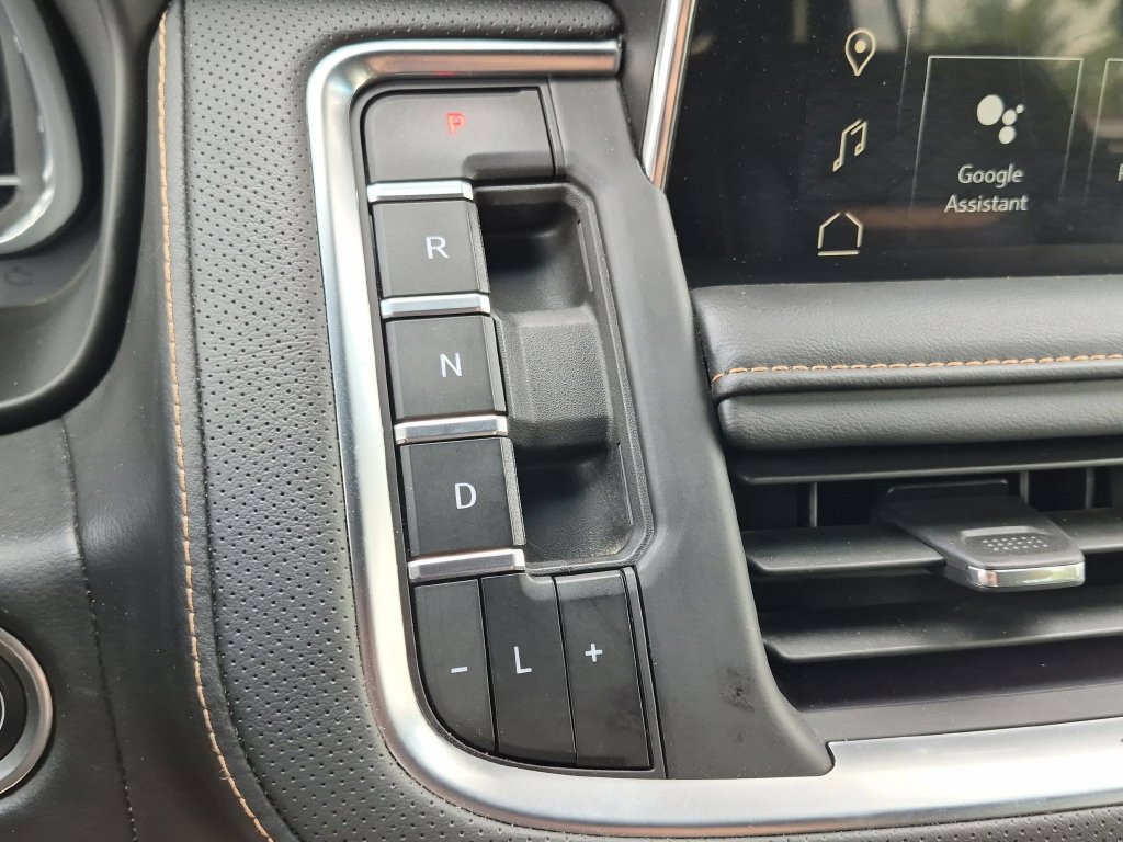 Used 2023 GMC Yukon XL AT4 AWD/4WD image 14