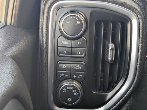 Used 2019 Chevrolet Silverado 1500 RST image 25