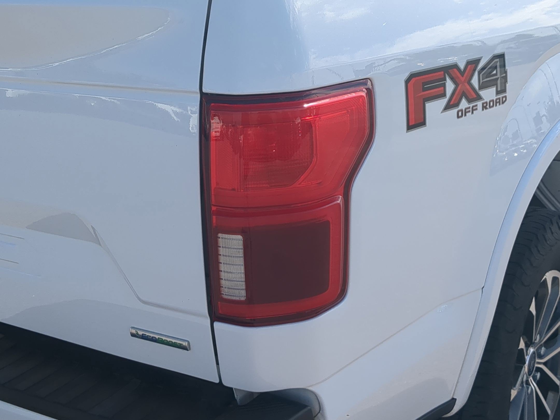 Used 2019 Ford F150 XLT w/ Equipment Group 302A Luxury AWD/4WD image 11