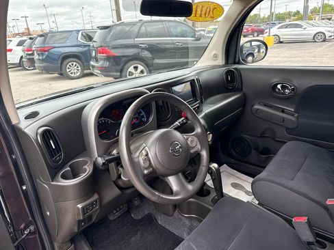 Used 2011 Nissan Cube 1.8 S w/ Interior Designer Pkg FWD image 8