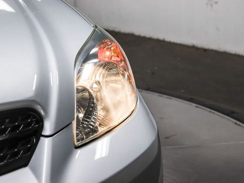 Used 2005 Toyota Matrix XR FWD image 4