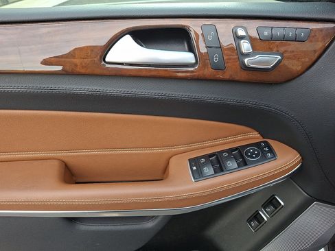 Used 2019 Mercedes-Benz GLS 550 4MATIC image 12