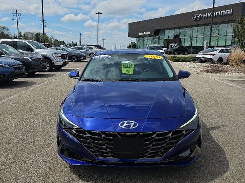 Certified 2023 Hyundai Elantra Limited FWD image 8