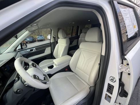 Used 2025 Hyundai Santa Fe SEL image 32