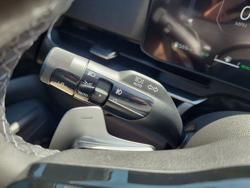 New 2026 Kia Carnival SX w/ SX Dark Edition Package FWD image 30