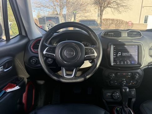 Used 2021 Jeep Renegade Trailhawk w/ Luxury Group III image 23