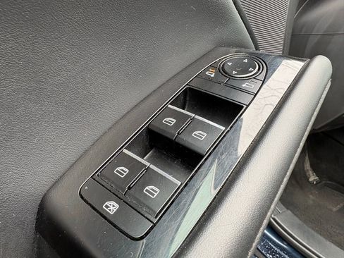 Used 2024 MAZDA MAZDA3 s FWD image 21