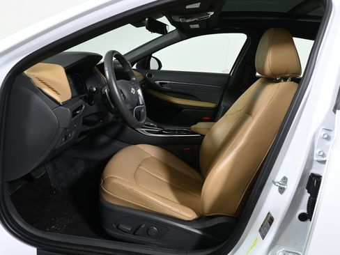 Used 2020 Hyundai Sonata Limited FWD image 3