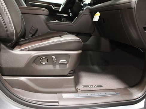 New 2026 GMC Sierra 1500 Denali AWD/4WD image 28