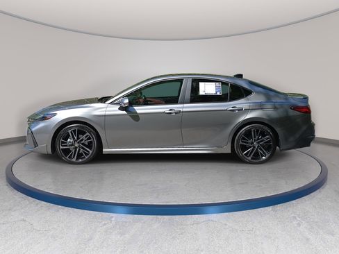 Used 2025 Toyota Camry XSE image 8