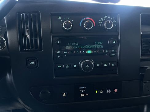 Used 2017 Chevrolet Express 3500 LT w/ LT Preferred Equipment Group image 33