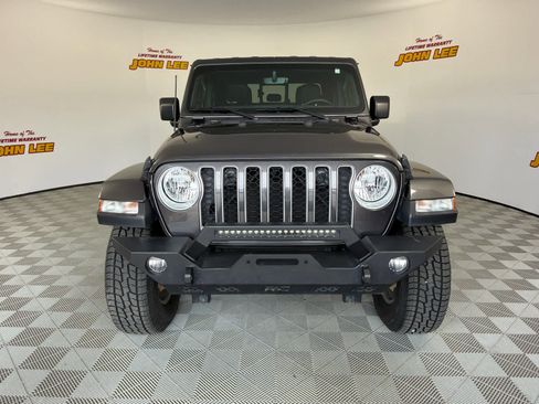 Used 2021 Jeep Gladiator Overland w/ Popular Equipment Package AWD/4WD image 9
