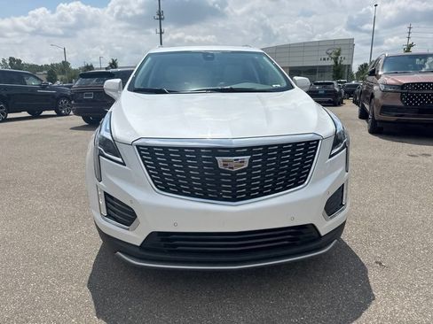 Used 2021 Cadillac XT5 Premium Luxury w/ LPO, Floor Liner Package AWD/4WD image 8