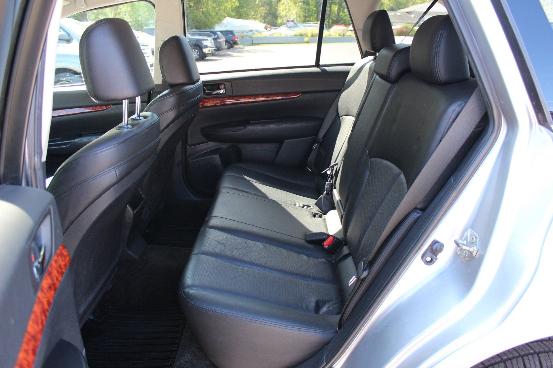 Used 2012 Subaru Outback 2.5i Limited w/ Moonroof Pkg AWD/4WD image 31