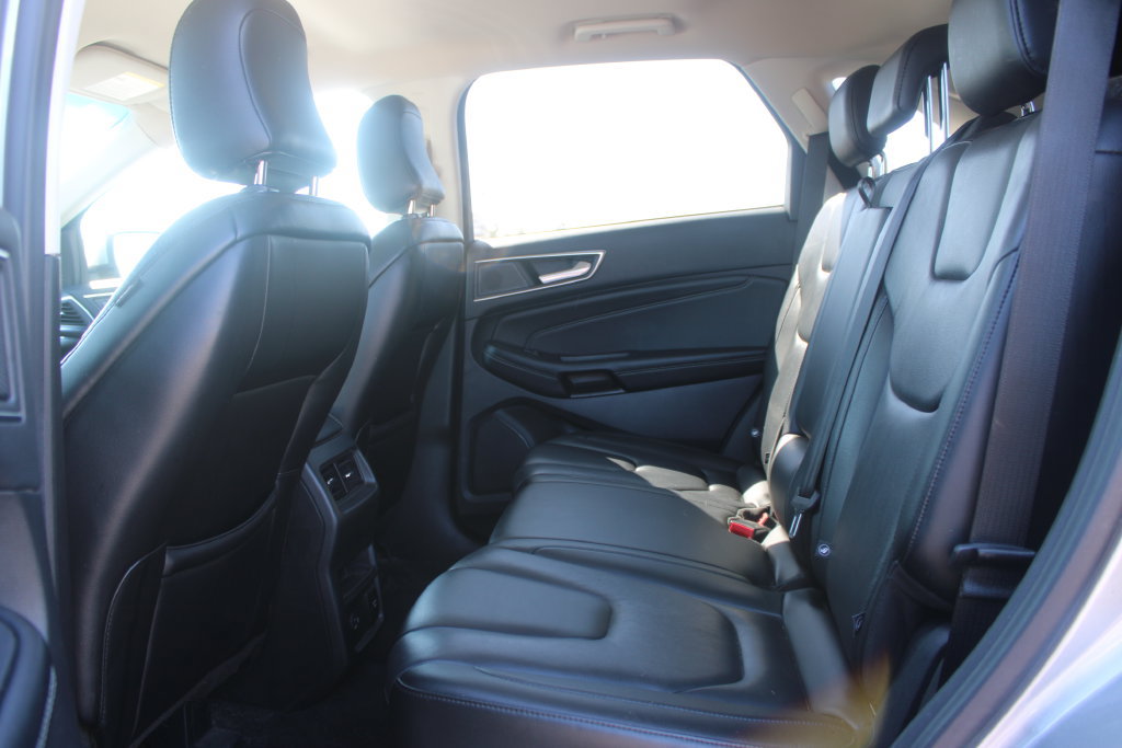 Used 2022 Ford Edge Titanium AWD/4WD image 17