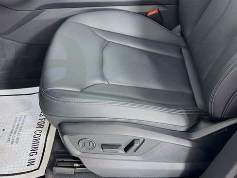 Used 2025 Audi Q7 2.0T Premium w/ Convenience Plus Package image 21