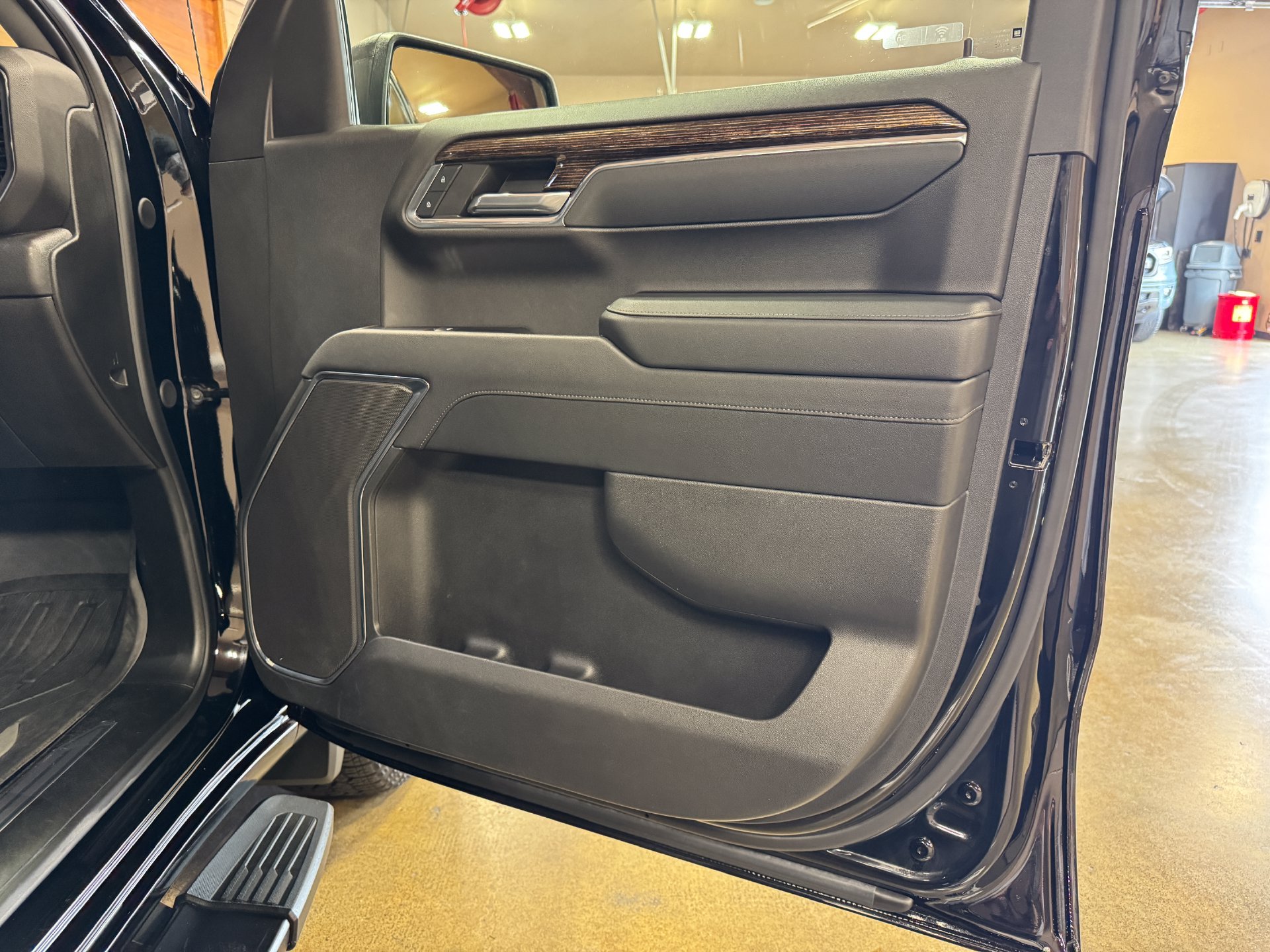 Used 2024 GMC Sierra 1500 Elevation w/ LPO, Elevation Black Package AWD/4WD image 41