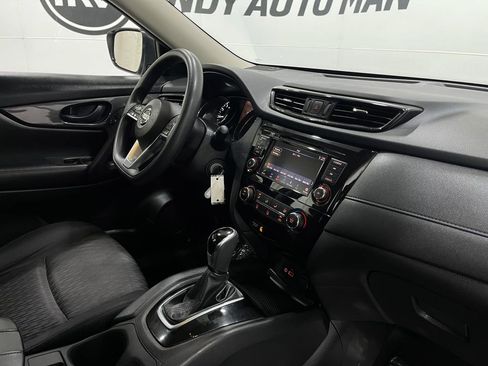 Used 2019 Nissan Rogue S image 17