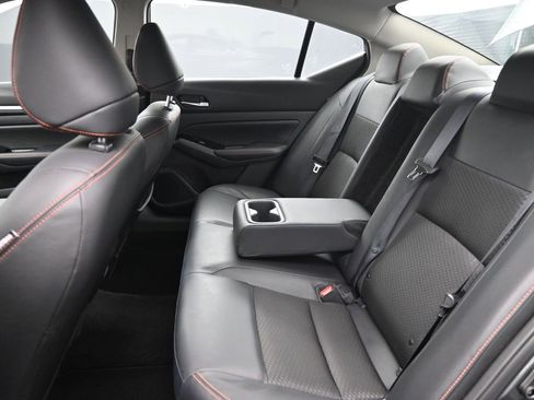 Used 2025 Nissan Altima 2.5 SR image 14