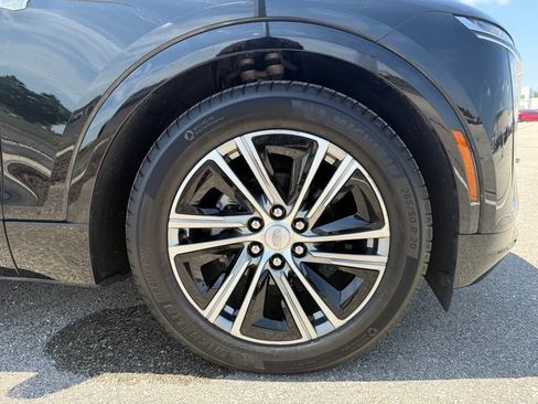 Certified 2024 Cadillac Lyriq Luxury AWD/4WD image 17