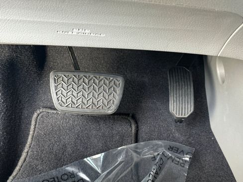 Used 2013 Toyota Highlander Plus FWD image 36