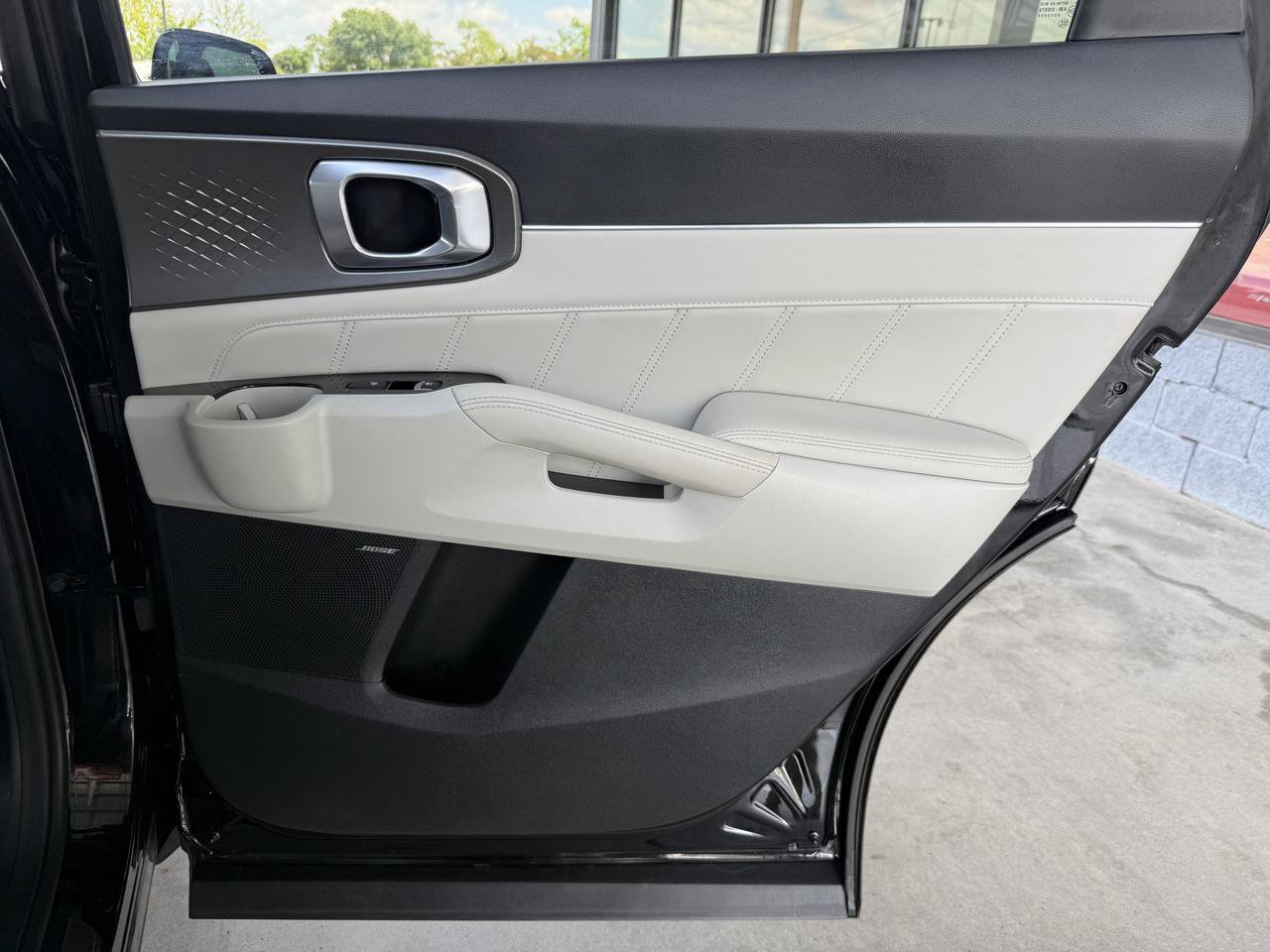 Used 2022 Kia Sorento AWD SX Prestige Plug-In Hybrid image 32
