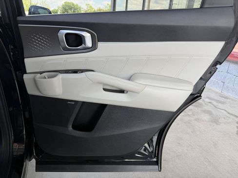 Used 2022 Kia Sorento AWD SX Prestige Plug-In Hybrid image 32