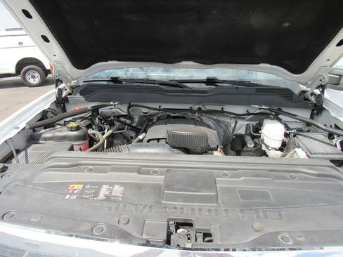 Used 2018 Chevrolet Silverado 3500 W/T AWD/4WD image 18