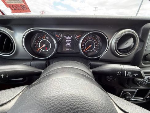 Used 2018 Jeep Wrangler Unlimited Sport AWD/4WD image 19