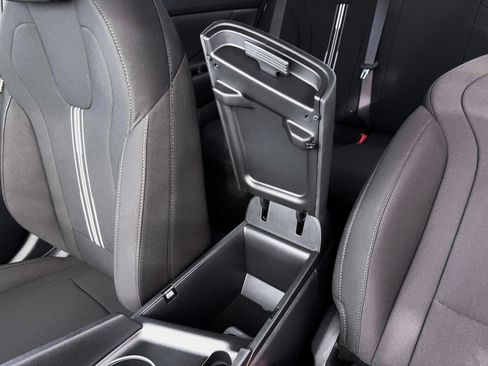 New 2026 Hyundai Elantra Sport image 18