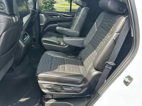 Used 2021 Cadillac Escalade Sport Platinum AWD/4WD image 11
