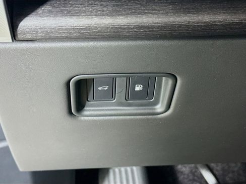 Certified 2025 Land Rover Range Rover Autobiography AWD/4WD image 11