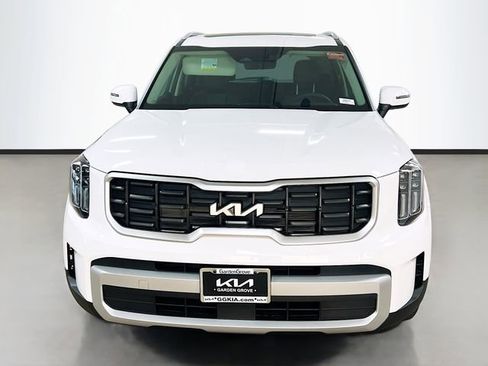 New 2025 Kia Telluride S image 3