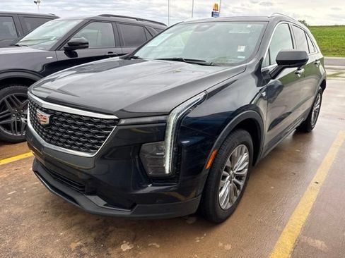 Used 2025 Cadillac XT4 Premium Luxury FWD image 31