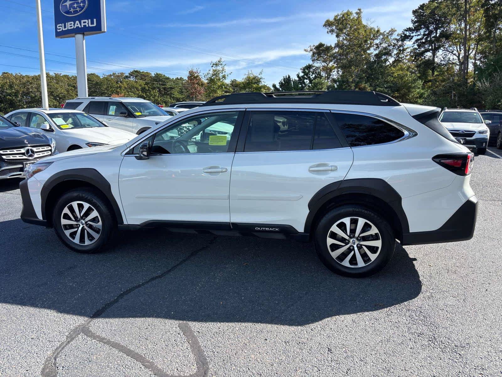 Used 2024 Subaru Outback Premium AWD/4WD image 6