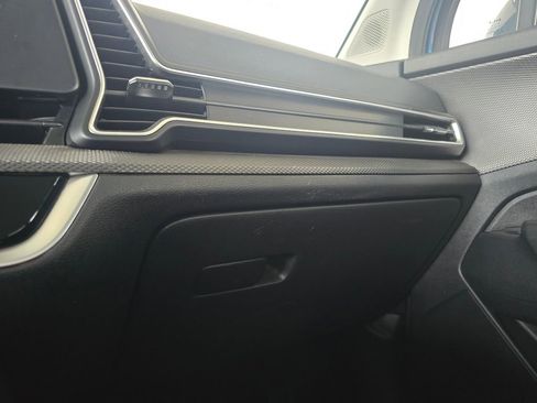 Used 2025 Kia Sportage LX FWD image 28