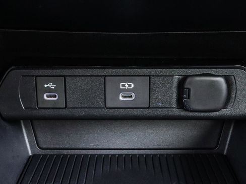 Used 2024 Toyota Prius Limited w/ Limited Premium Package image 16