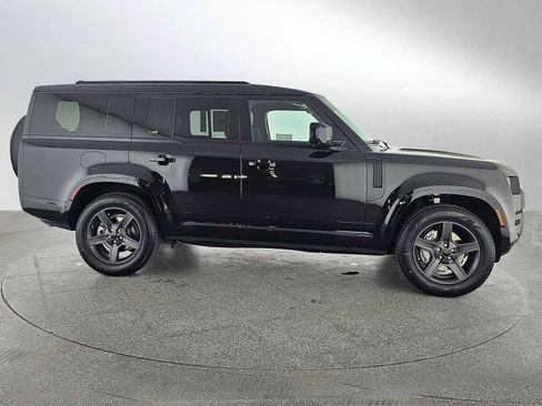 New 2026 Land Rover Defender 130 X-Dynamic SE image 6