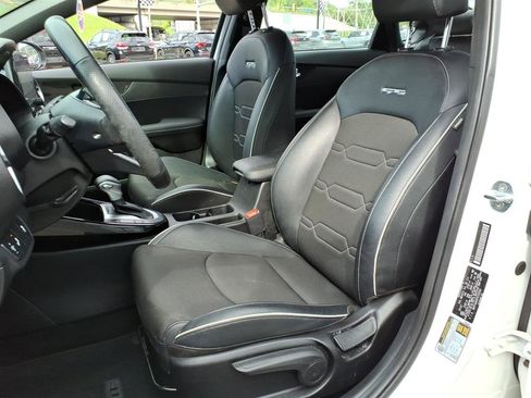 Used 2023 Kia Forte GT-Line w/ GT-Line Technology Package FWD image 6