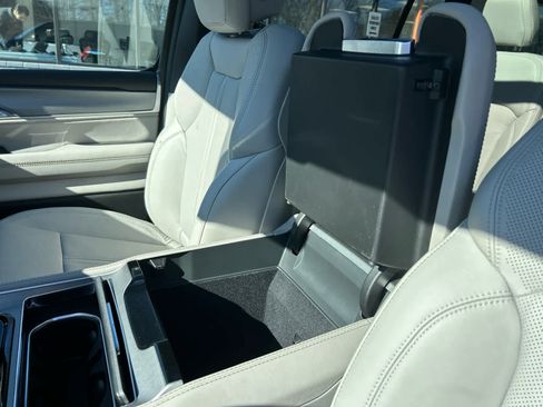 New 2026 Jeep Grand Wagoneer L Limited image 28