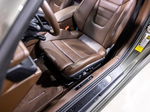 Used 2023 Porsche 911 Targa 4 GTS image 36