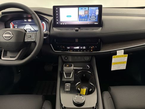 New 2026 Nissan Rogue Platinum AWD/4WD image 19