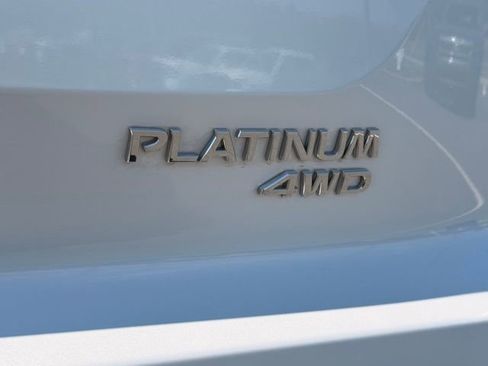 Certified 2025 Nissan Pathfinder Platinum image 19